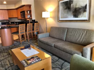 Photo #6: 2106199 Listing