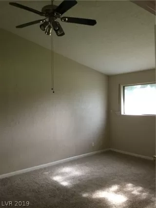 Photo #3: 2106201 Listing