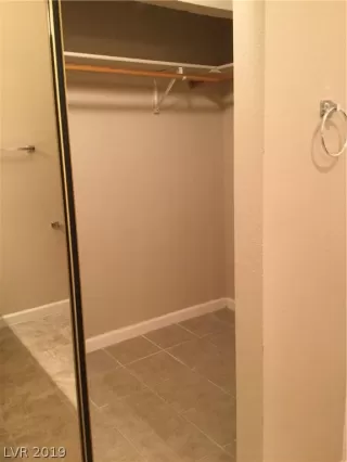 Photo #6: 2106201 Listing