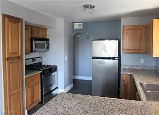 Photo #4: 2106239 Listing 