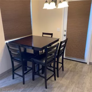 Photo #3: 2106282 Listing