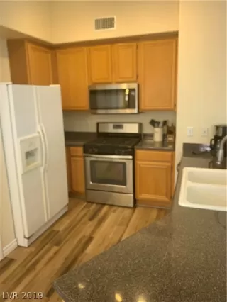 Photo #1: 2106338 Listing 