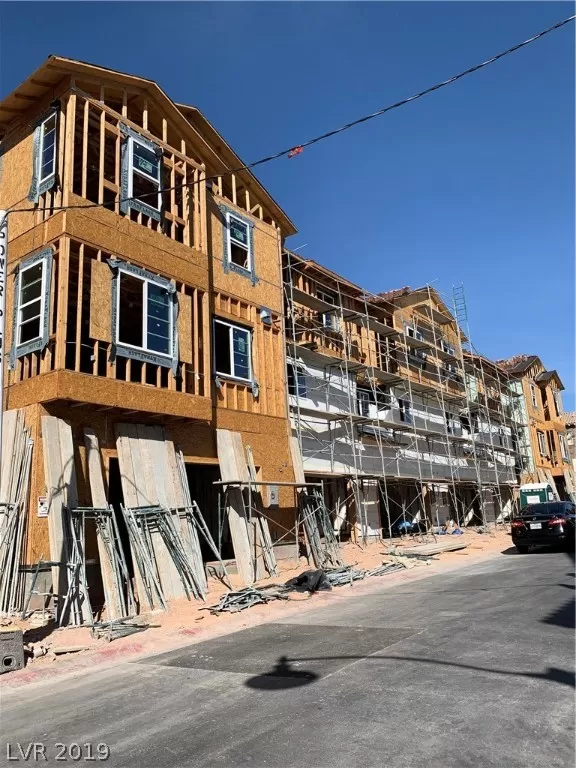 MLS: 2106356 Condo For Sale