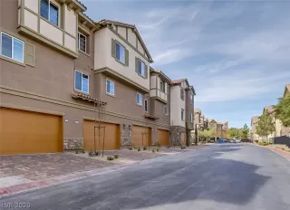 Photo #4: 2106373 Listing