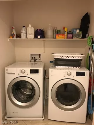 Photo #5: 2106379 Listing