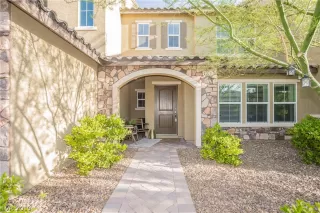 Photo #2: 2106401 Listing