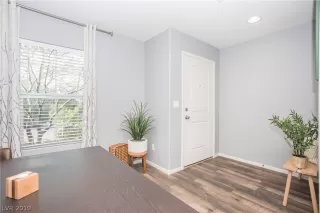 Photo #3: 2106401 Listing