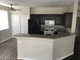 Photo #1: 2106488 Listing