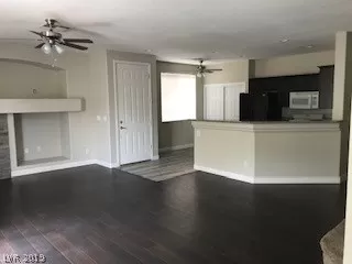 Photo #3: 2106488 Listing