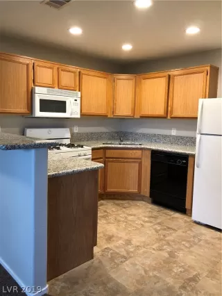 Photo #4: 2106560 Listing 