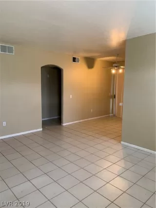 Photo #6: 2106591 Listing