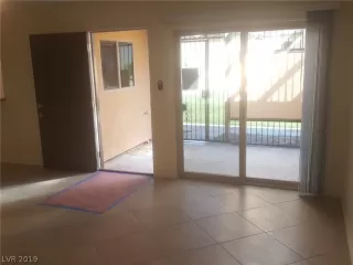 Photo #2: 2106612 Listing 