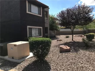 Photo #1: 2106621 Listing