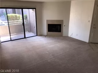 Photo #3: 2106621 Listing