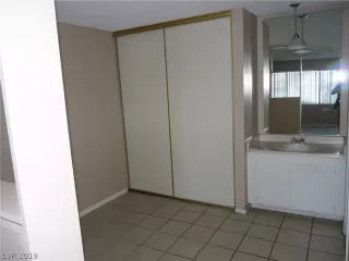 Photo #4: 2106641 Listing 