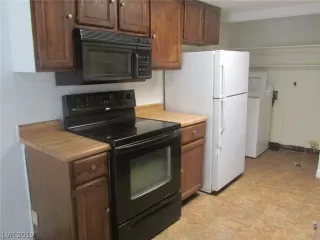 Photo #4: 2106675 Listing 