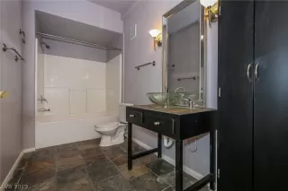 Photo #3: 2106680 Listing