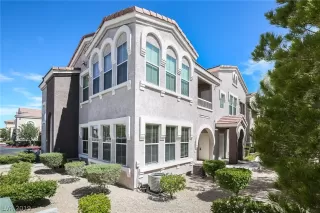 Photo #4: 2106680 Listing