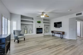 Photo #2: 2106710 Listing 