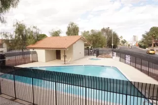 Photo #1: 2106724 Listing