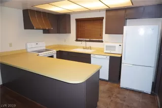 Photo #5: 2106724 Listing