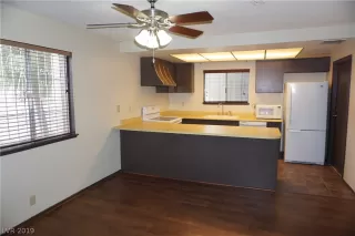 Photo #6: 2106724 Listing