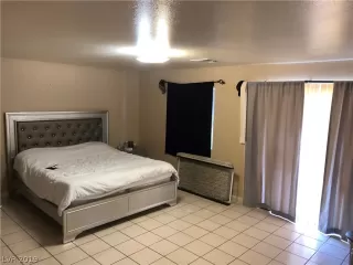 Photo #6: 2106740 Listing