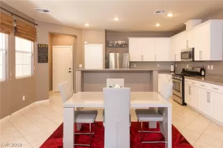 Photo #4: 2106804 Listing