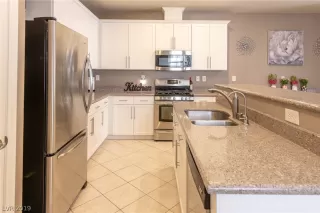 Photo #5: 2106804 Listing