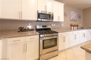 Photo #6: 2106804 Listing