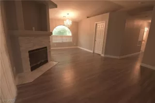 Photo #2: 2106807 Listing