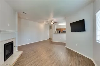 Photo #3: 2106817 Listing