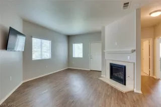 Photo #6: 2106817 Listing