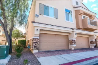 Photo #2: 2106818 Listing