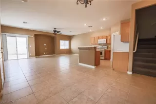 Photo #6: 2106818 Listing