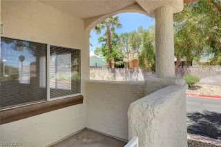 Photo #2: 2106836 Listing