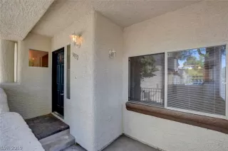 Photo #3: 2106836 Listing