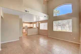 Photo #4: 2106836 Listing