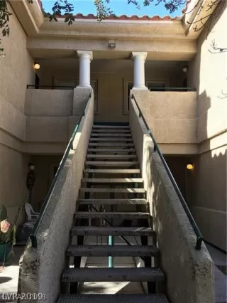 Photo #2: 2106861 Listing