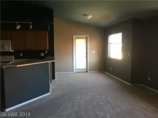 Photo #3: 2106861 Listing