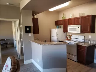 Photo #3: 2106870 Listing 