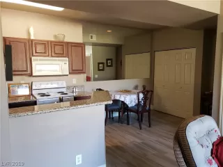 Photo #4: 2106870 Listing 
