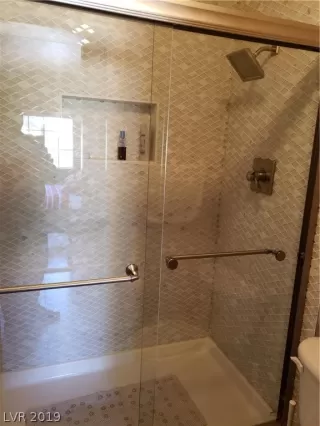 Photo #5: 2106870 Listing 