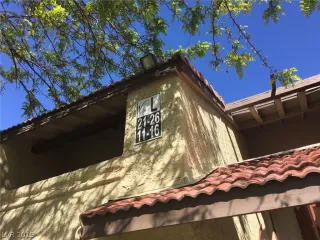 Photo #1: 2106877 Listing 