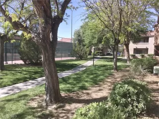 Photo #3: 2106877 Listing 