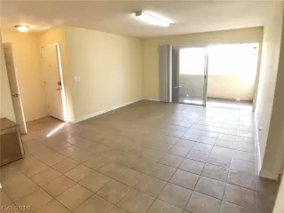 Photo #6: 2106877 Listing 