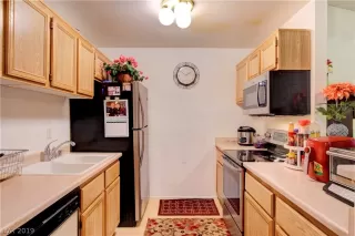 Photo #4: 2106892 Listing