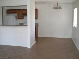 Photo #5: 2106894 Listing