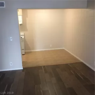 Photo #3: 2106911 Listing