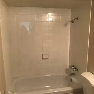 Photo #4: 2106911 Listing